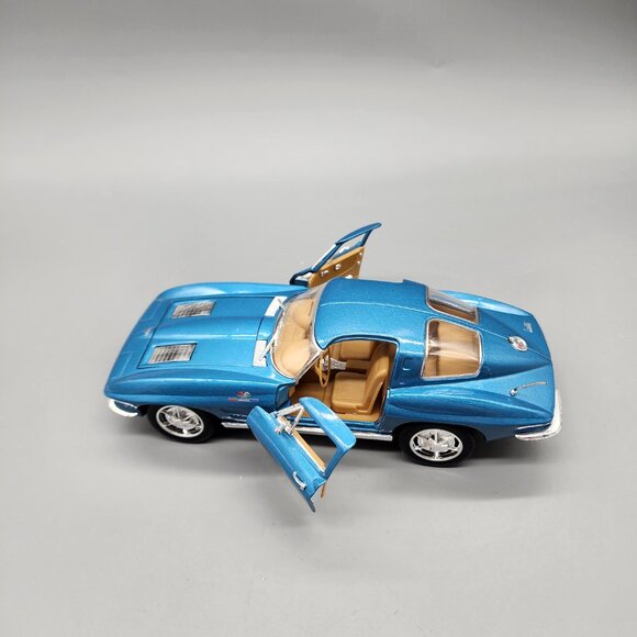 Jada 1963 Chevy Corvette Sting Ray 1:24 Diecast Blue Model Car - Picture 6 of 12